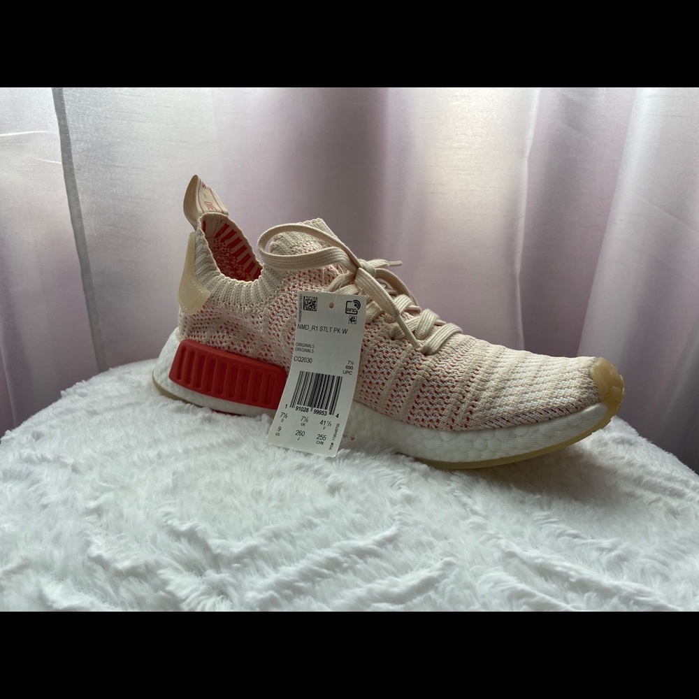 Women’s adidas nmd r1